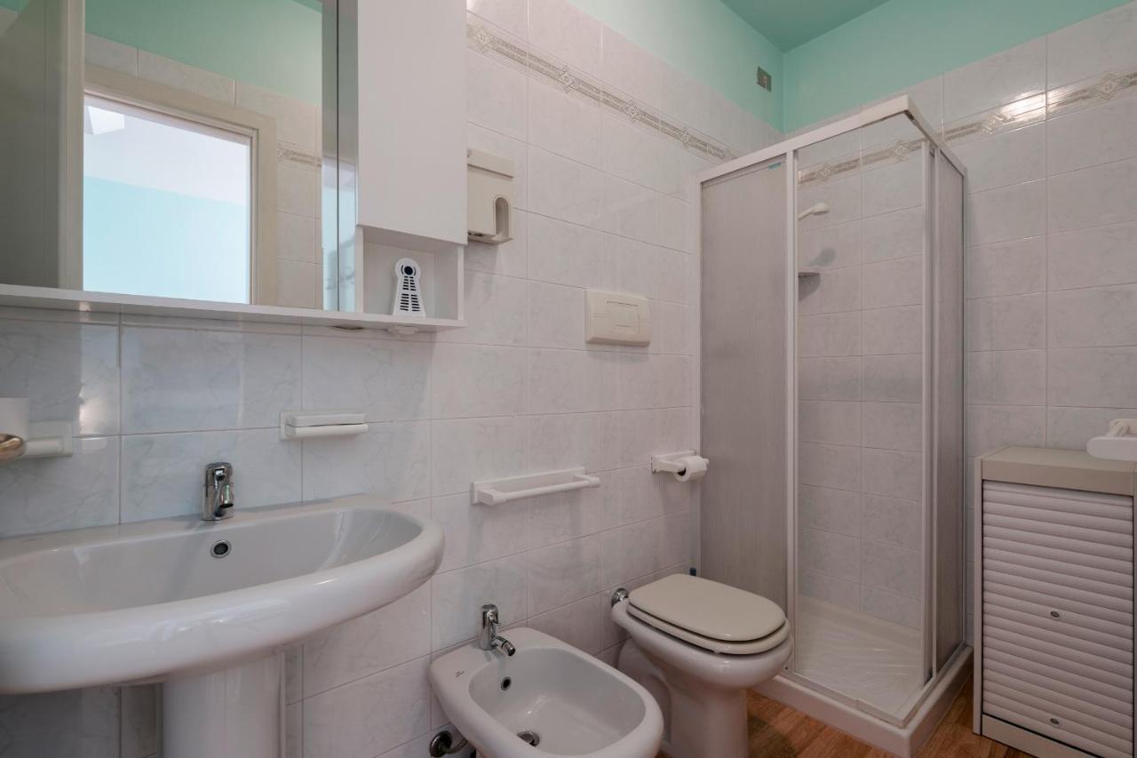 Azzurra Suite - Monolocale Con Piscina E Wifi Сірміоне Екстер'єр фото