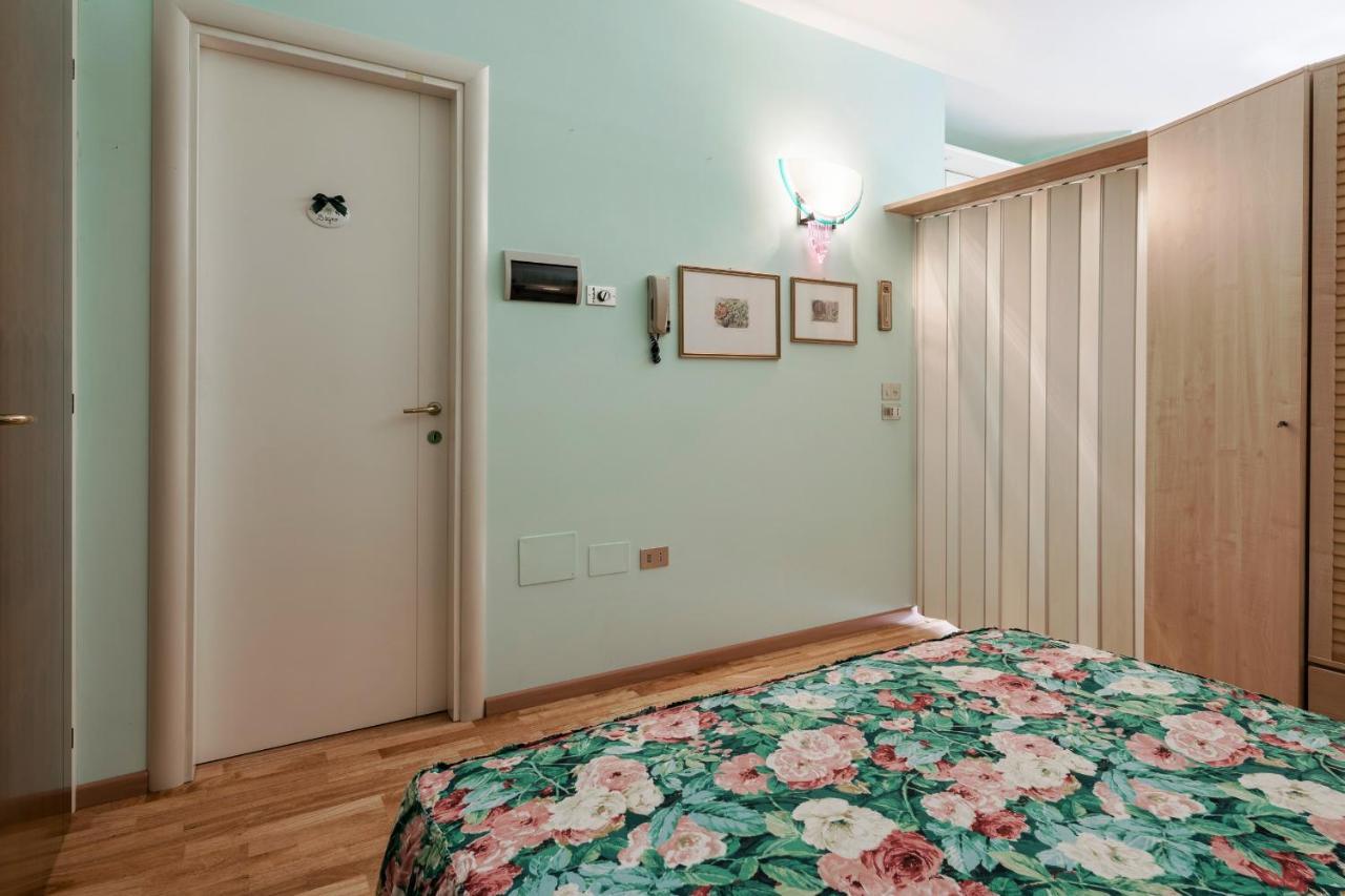 Azzurra Suite - Monolocale Con Piscina E Wifi Сірміоне Екстер'єр фото