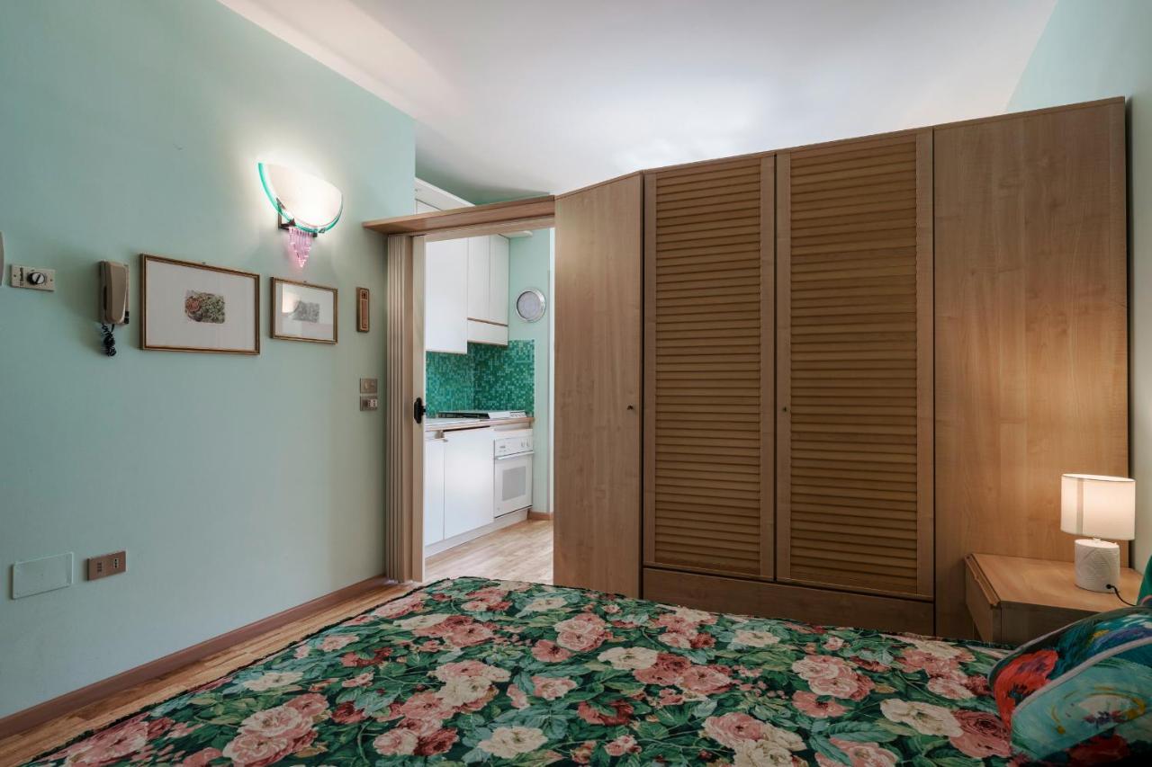 Azzurra Suite - Monolocale Con Piscina E Wifi Сірміоне Екстер'єр фото